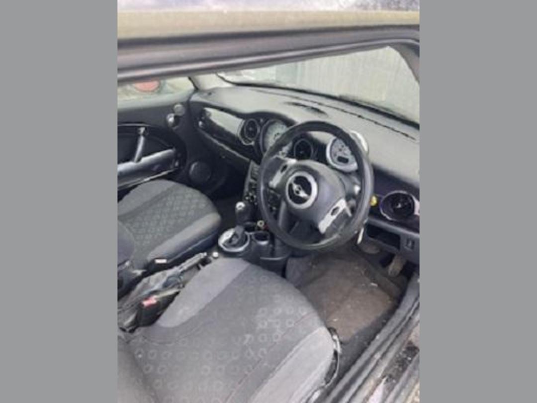 Photo '10' of Mini ONE