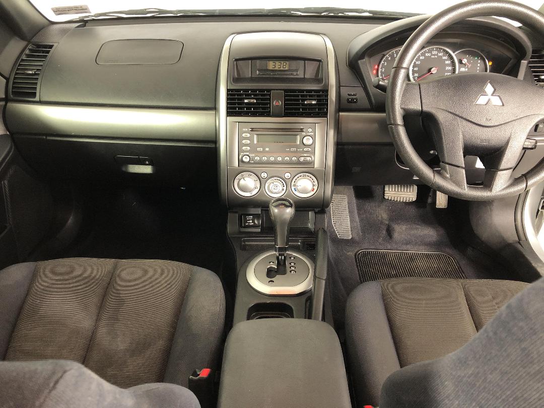 Photo '17' of Mitsubishi 380