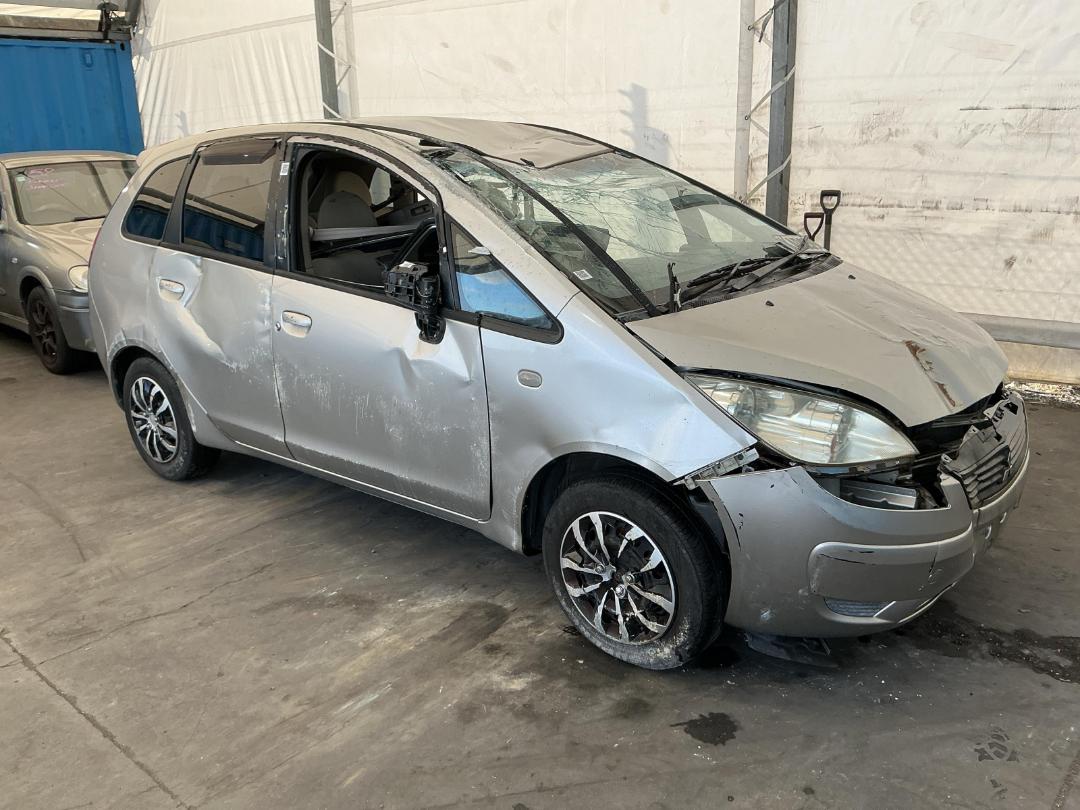 Photo '8' of Mitsubishi Colt