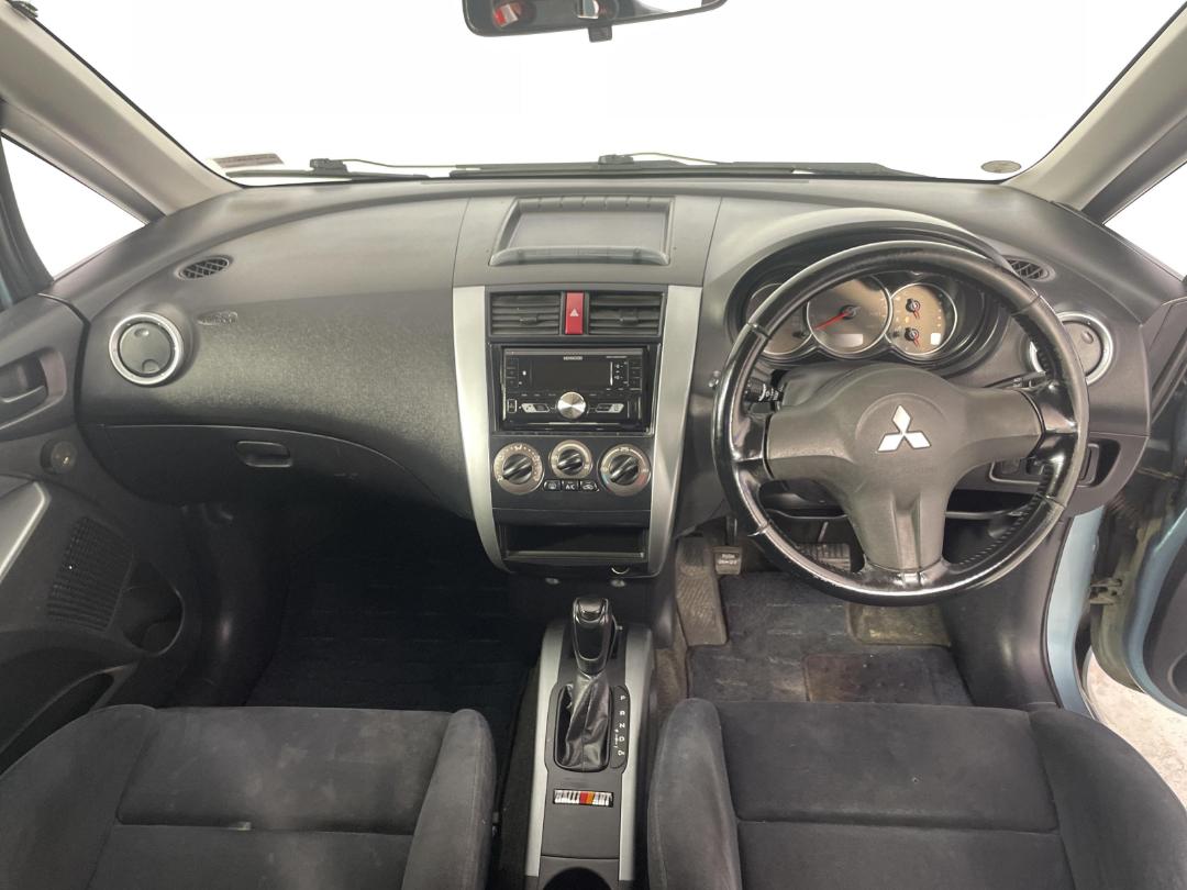 Photo '17' of Mitsubishi Colt