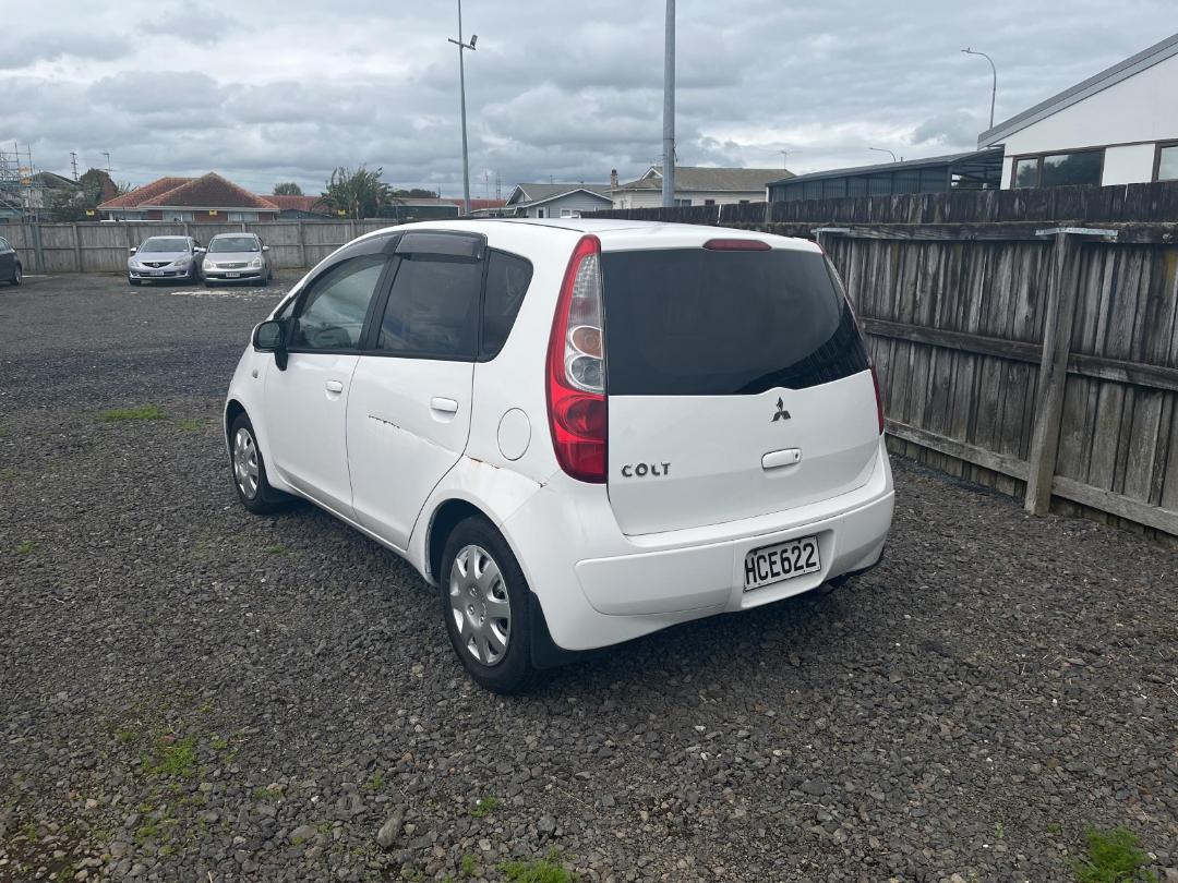 Photo '4' of Mitsubishi Colt