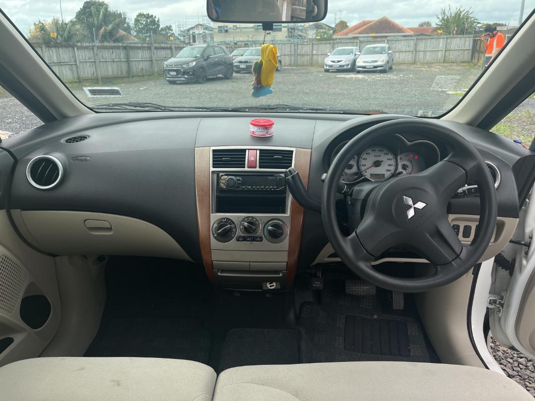 Photo '15' of Mitsubishi Colt