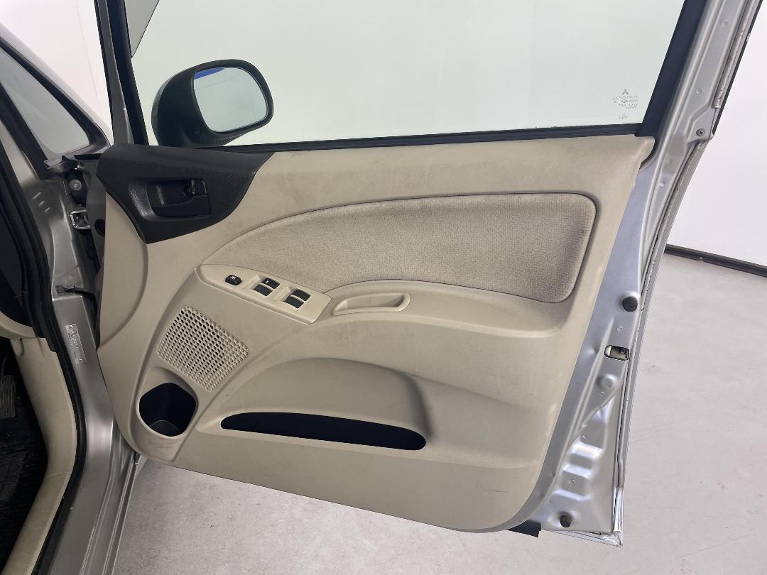 Photo '15' of Mitsubishi Colt