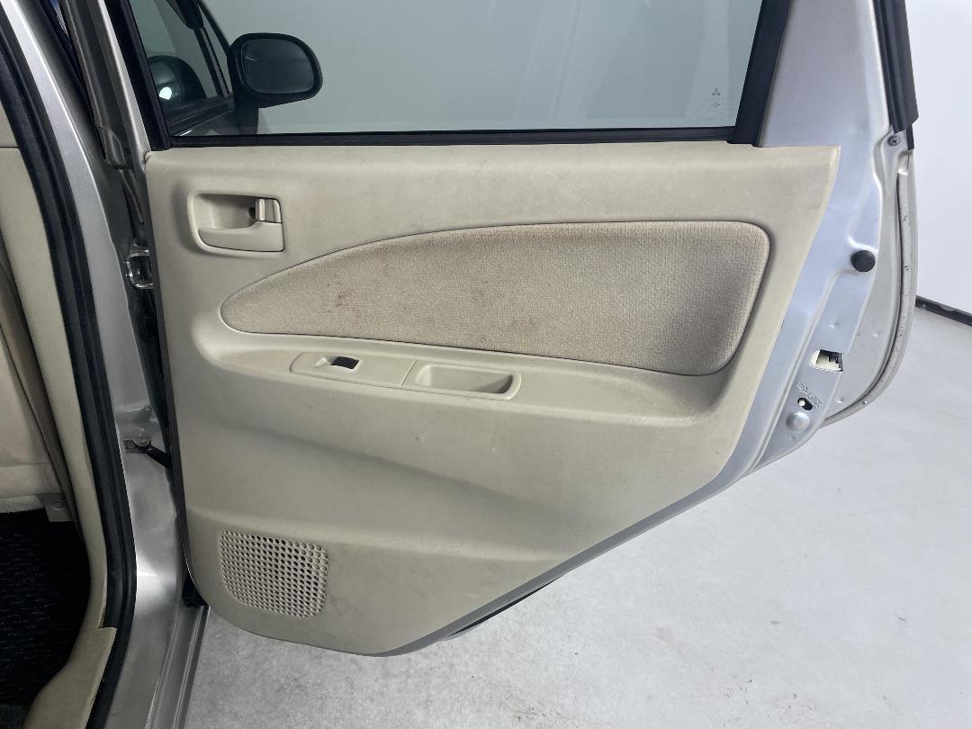 Photo '19' of Mitsubishi Colt