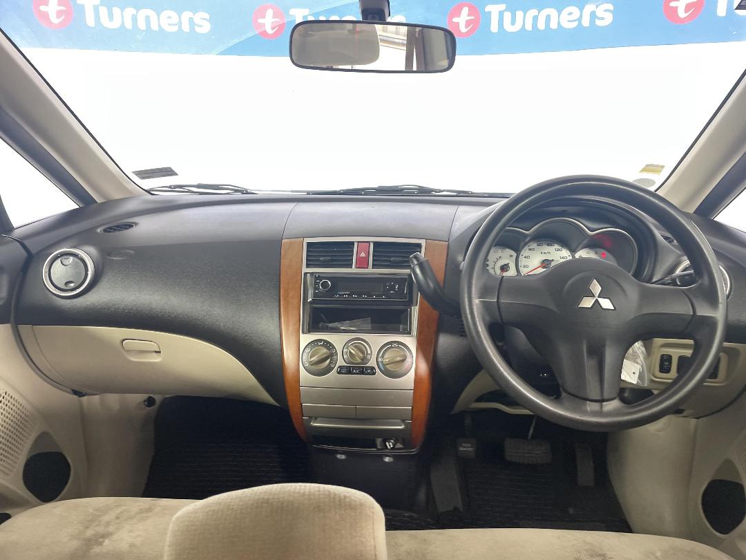 Photo '17' of Mitsubishi Colt