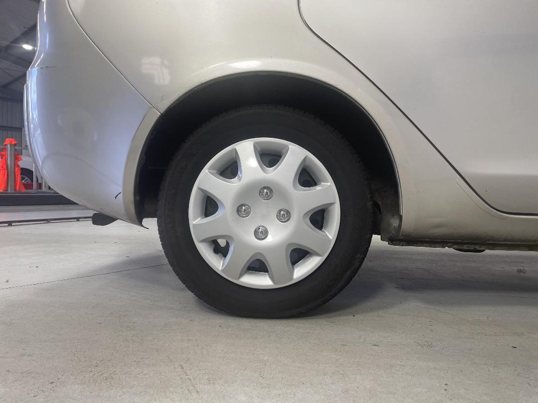 Photo '10' of Mitsubishi Colt