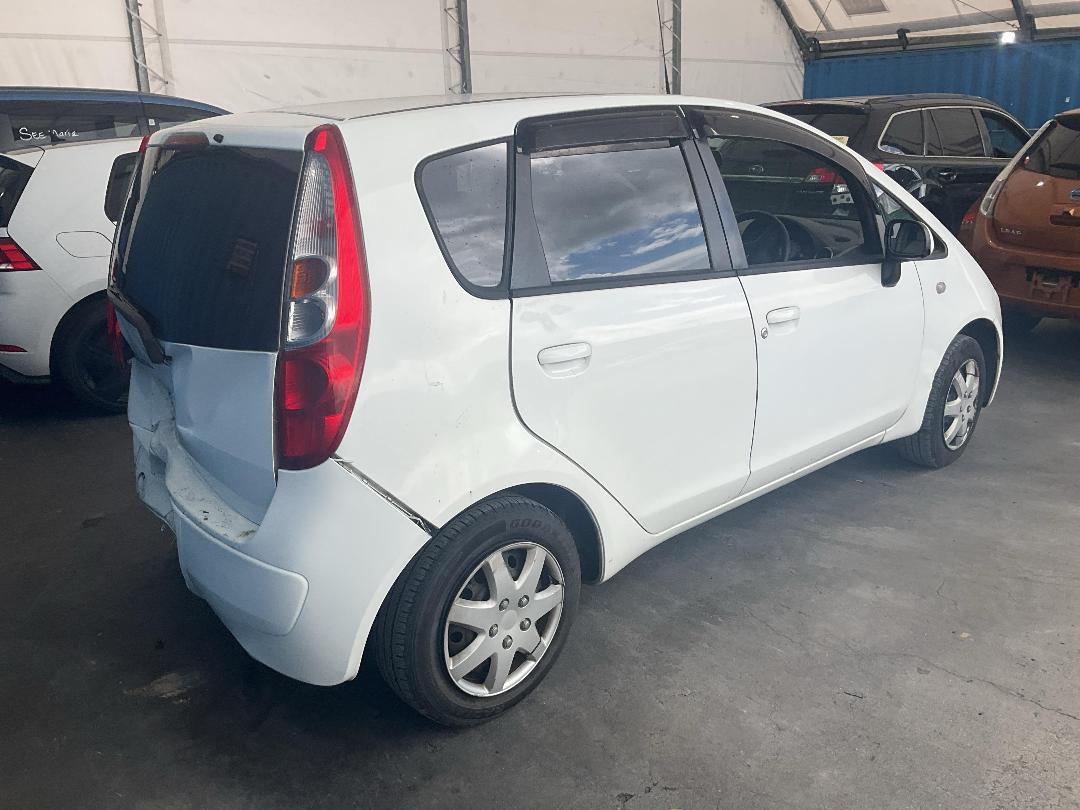 Photo '5' of Mitsubishi Colt Photo '5' of Mitsubishi Colt