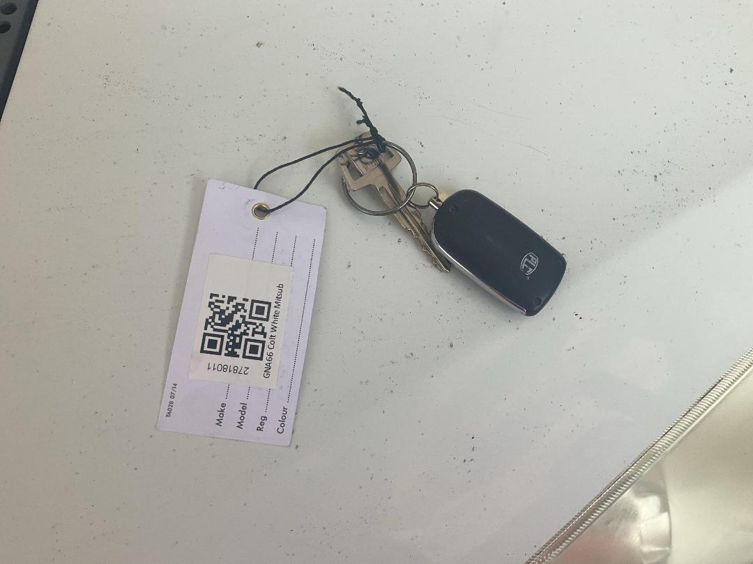 Photo '10' of Mitsubishi Colt Photo '10' of Mitsubishi Colt