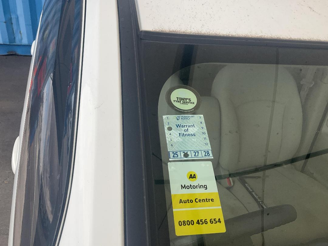 Photo '11' of Mitsubishi Colt Photo '11' of Mitsubishi Colt