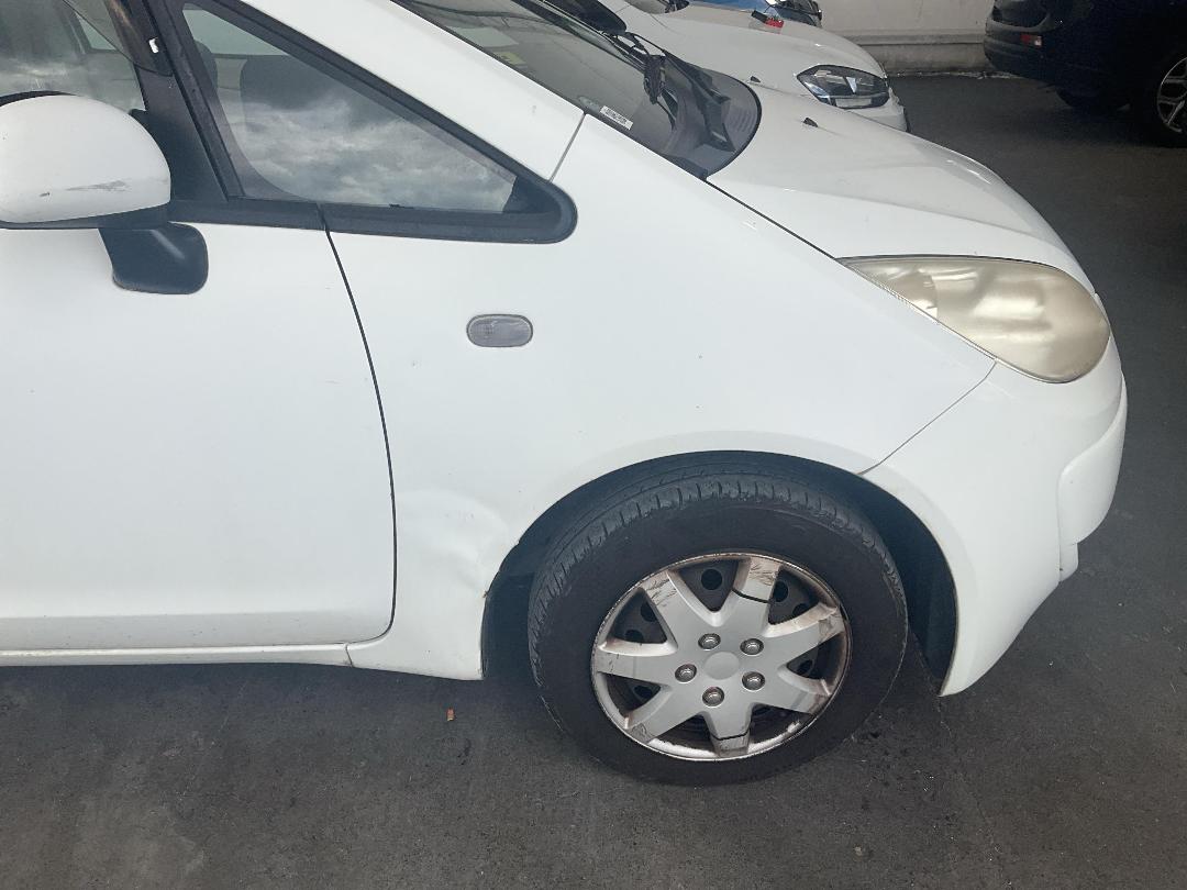 Photo '17' of Mitsubishi Colt Photo '17' of Mitsubishi Colt