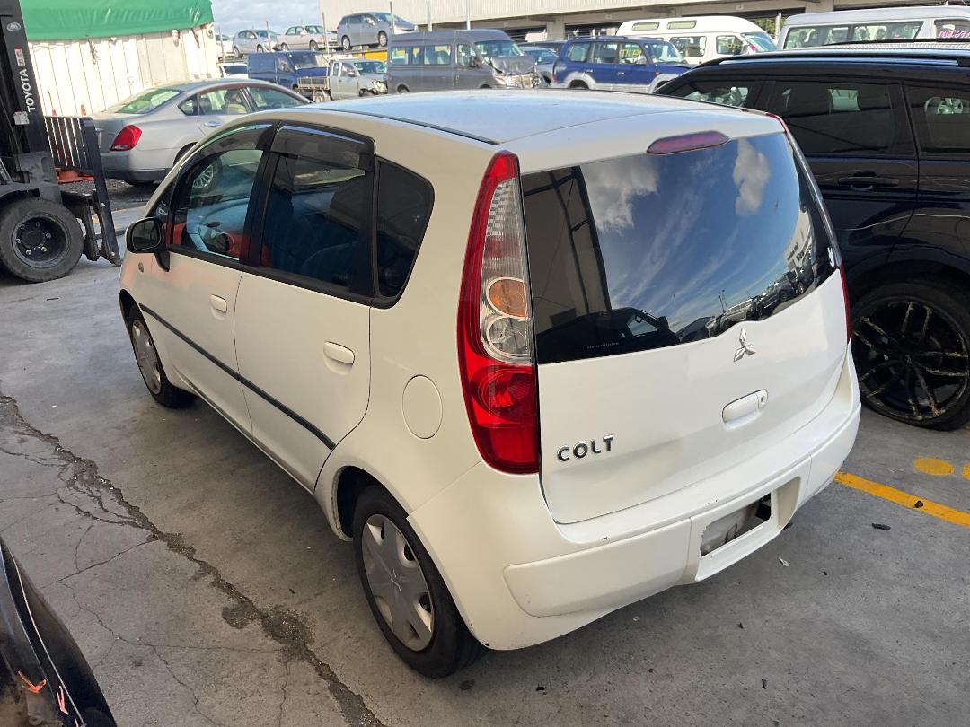 Photo '5' of Mitsubishi Colt