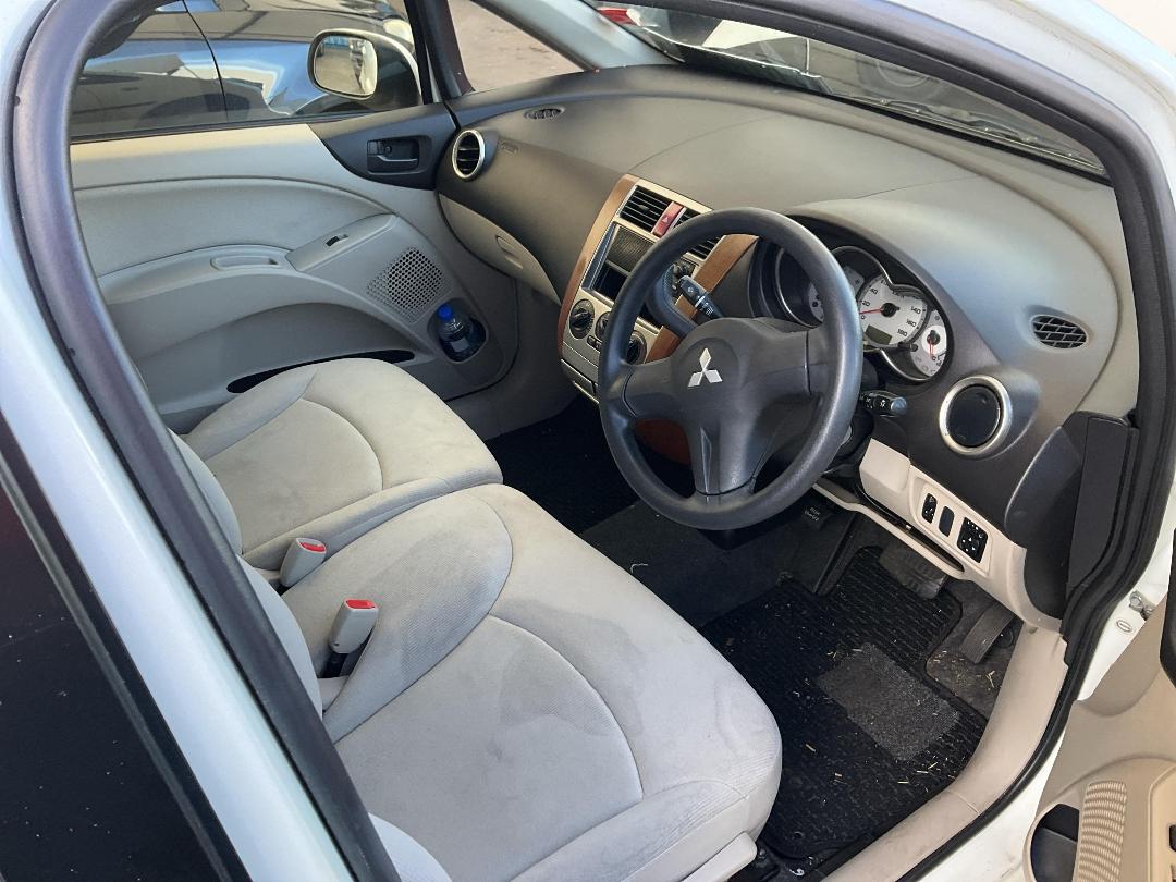 Photo '14' of Mitsubishi Colt