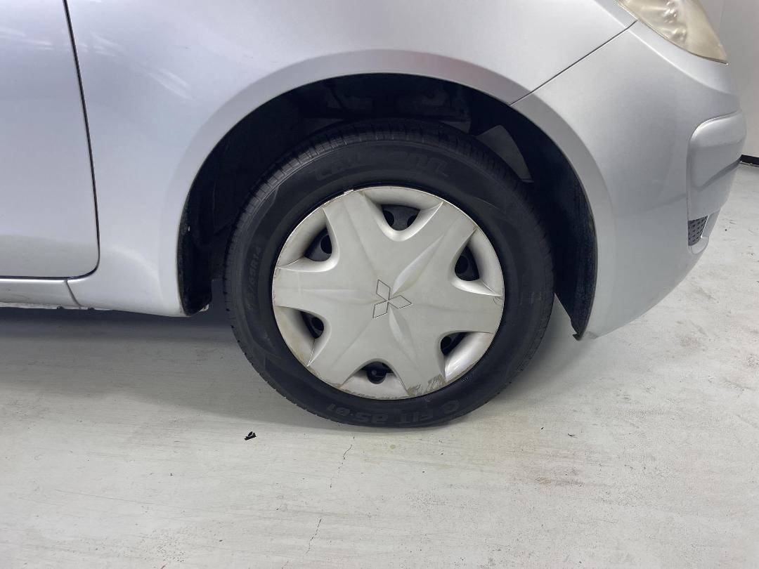 Photo '9' of Mitsubishi Colt