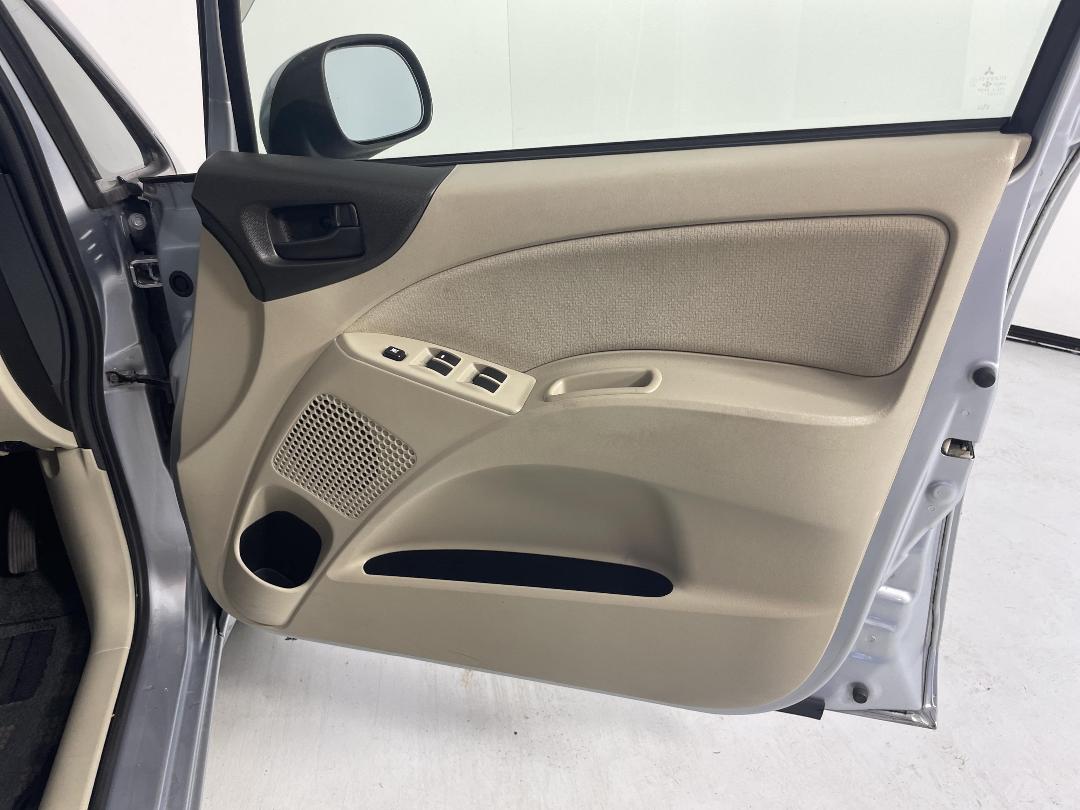 Photo '15' of Mitsubishi Colt