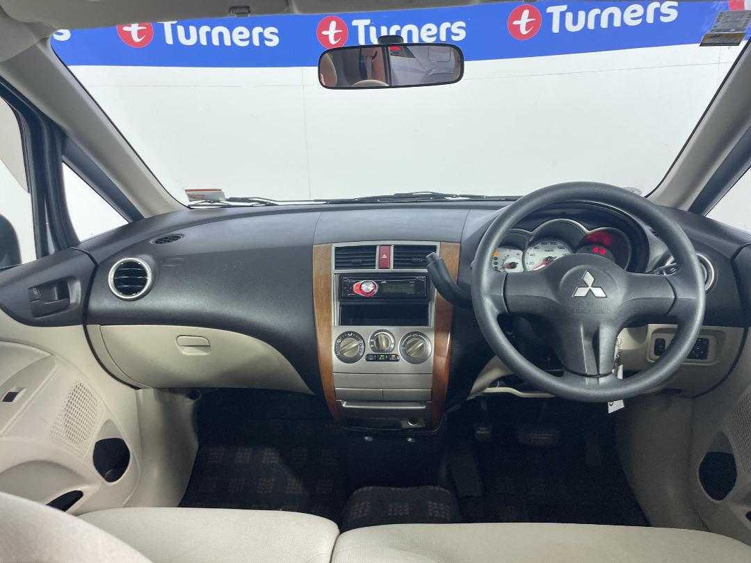 Photo '17' of Mitsubishi Colt