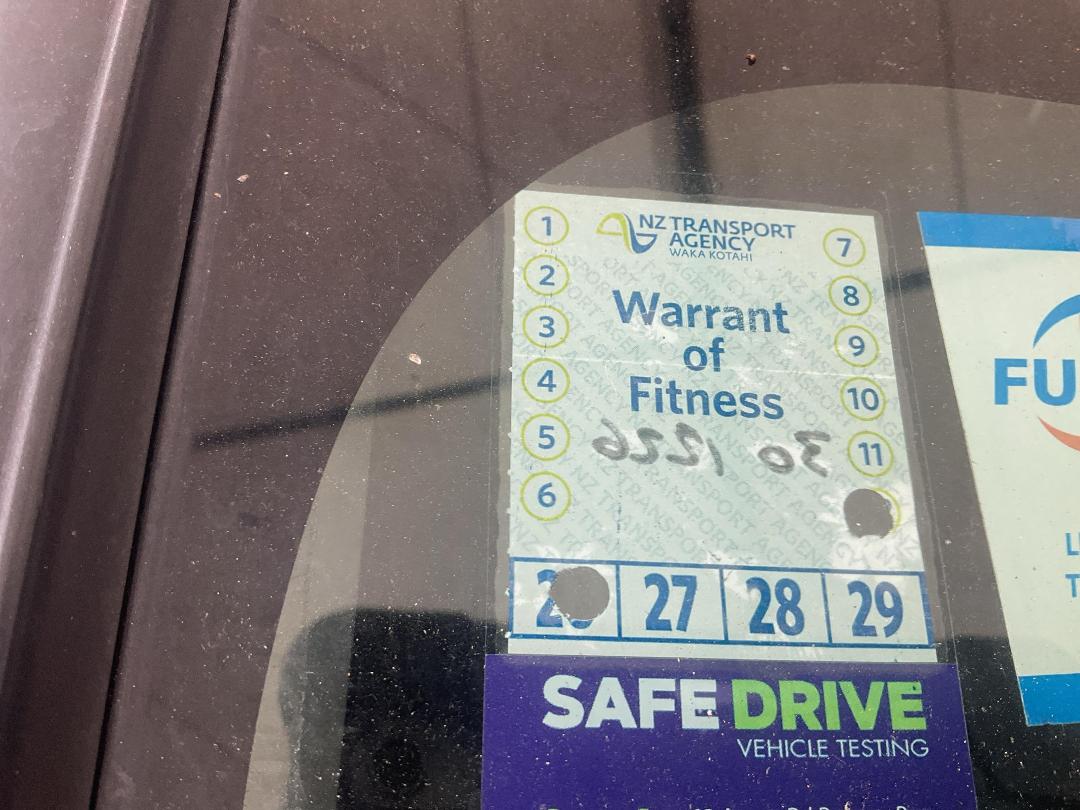 Photo '28' of Mitsubishi Colt Photo '28' of Mitsubishi Colt