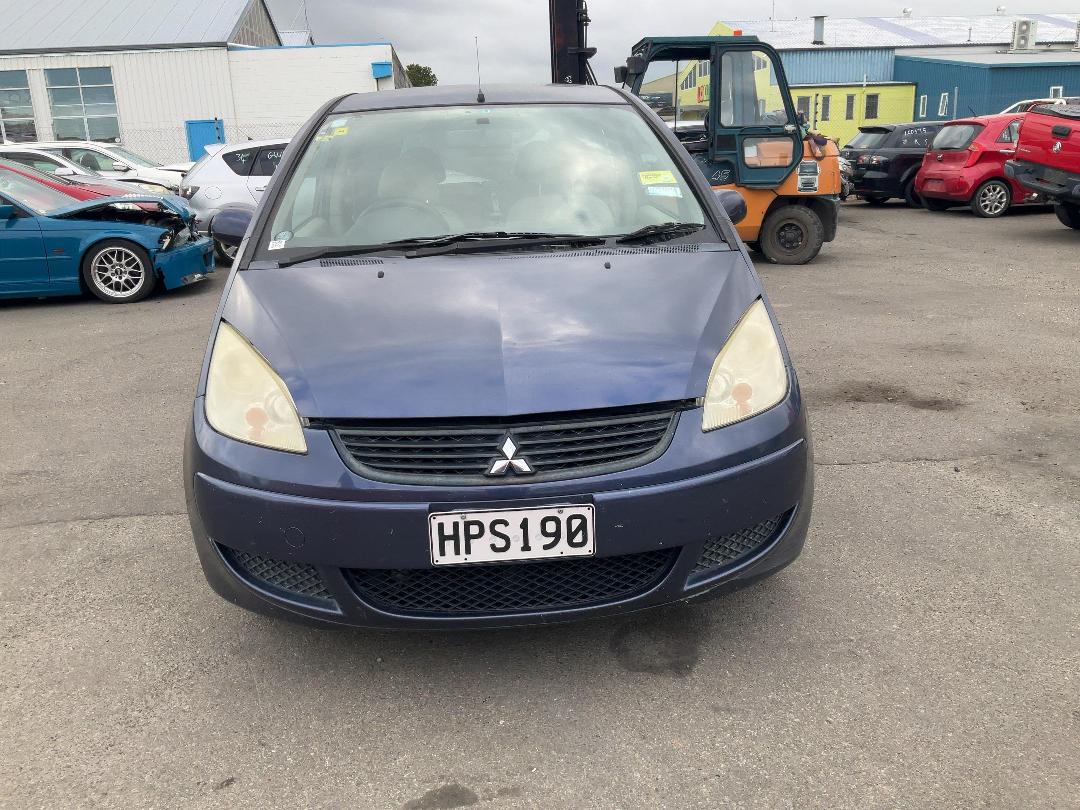 Photo '2' of Mitsubishi Colt Photo '2' of Mitsubishi Colt