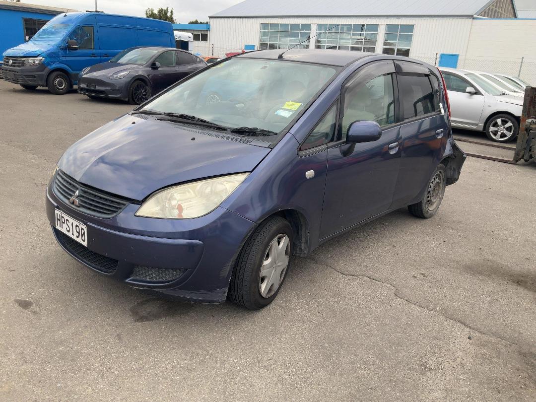 Photo '3' of Mitsubishi Colt Photo '3' of Mitsubishi Colt