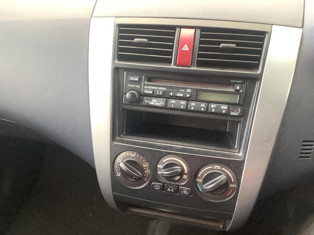 Photo '18' of Mitsubishi Colt Plus LS