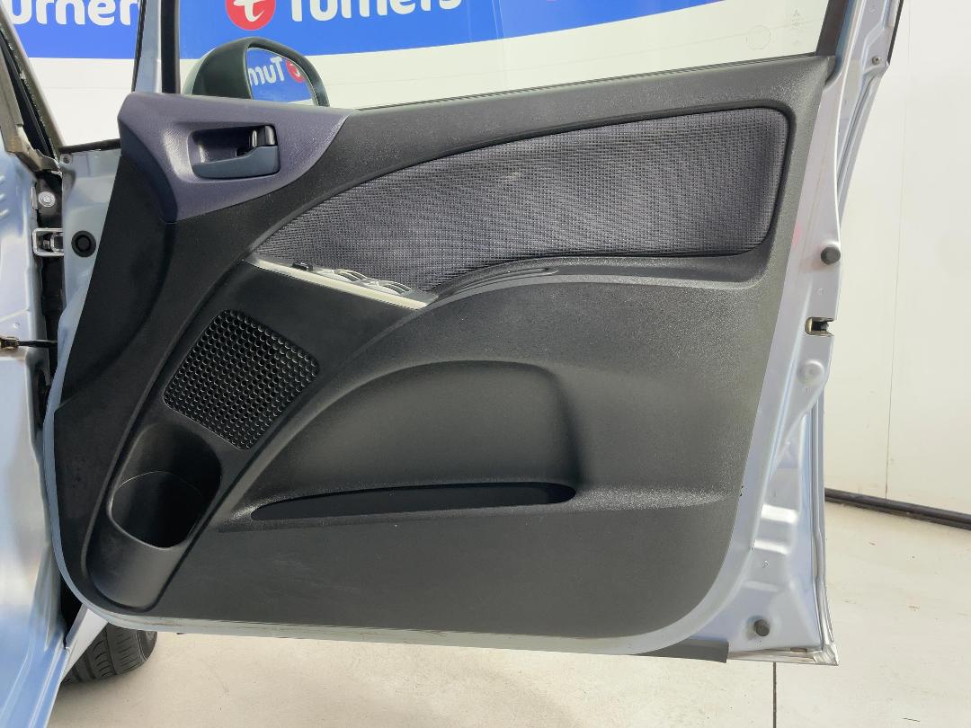 Photo '15' of Mitsubishi Colt Plus