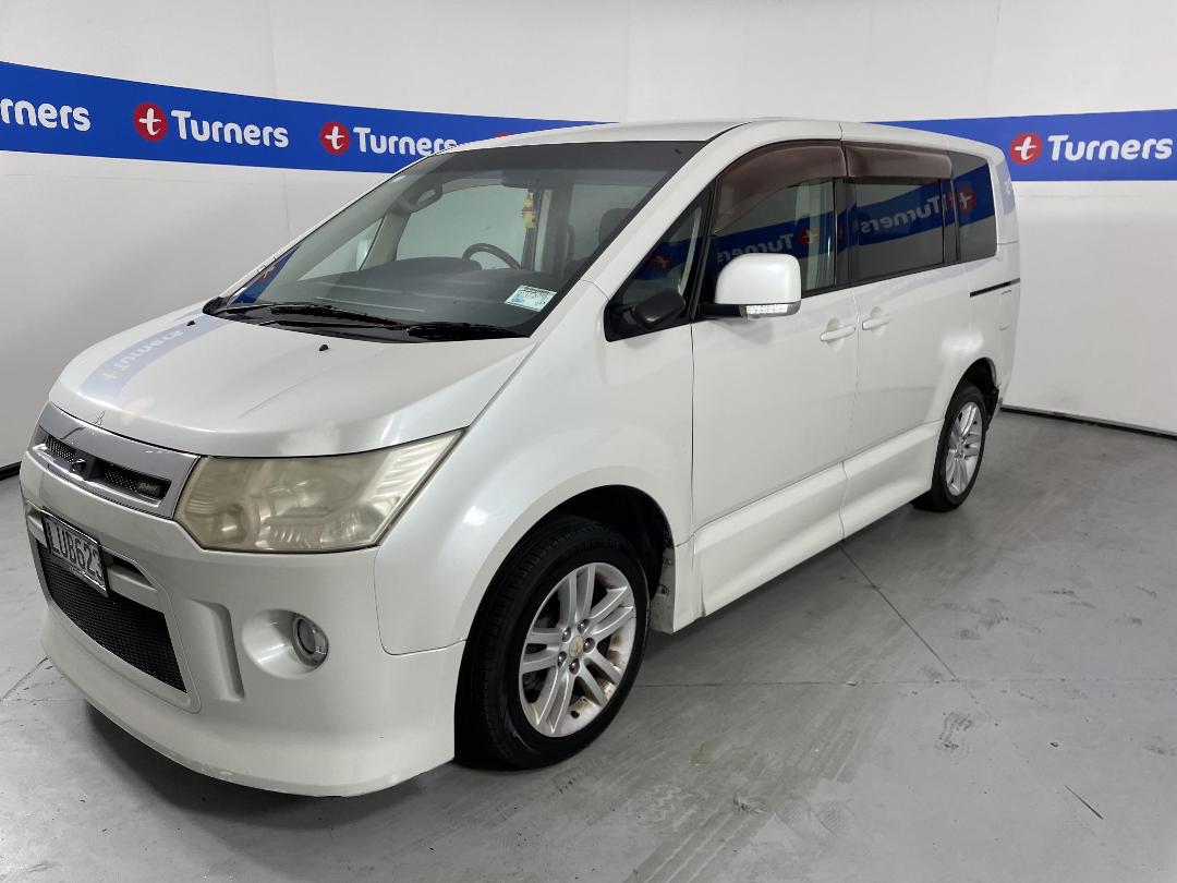 Photo '4' of Mitsubishi Delica Photo '4' of Mitsubishi Delica