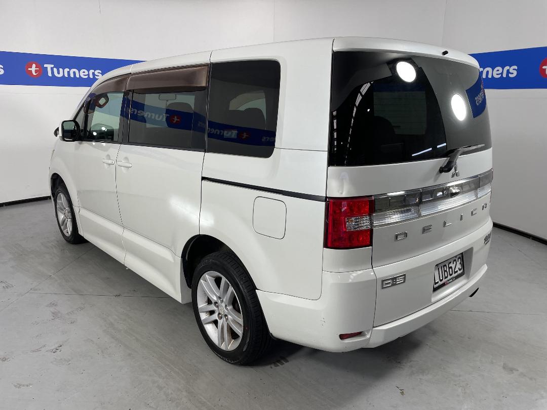 Photo '5' of Mitsubishi Delica Photo '5' of Mitsubishi Delica