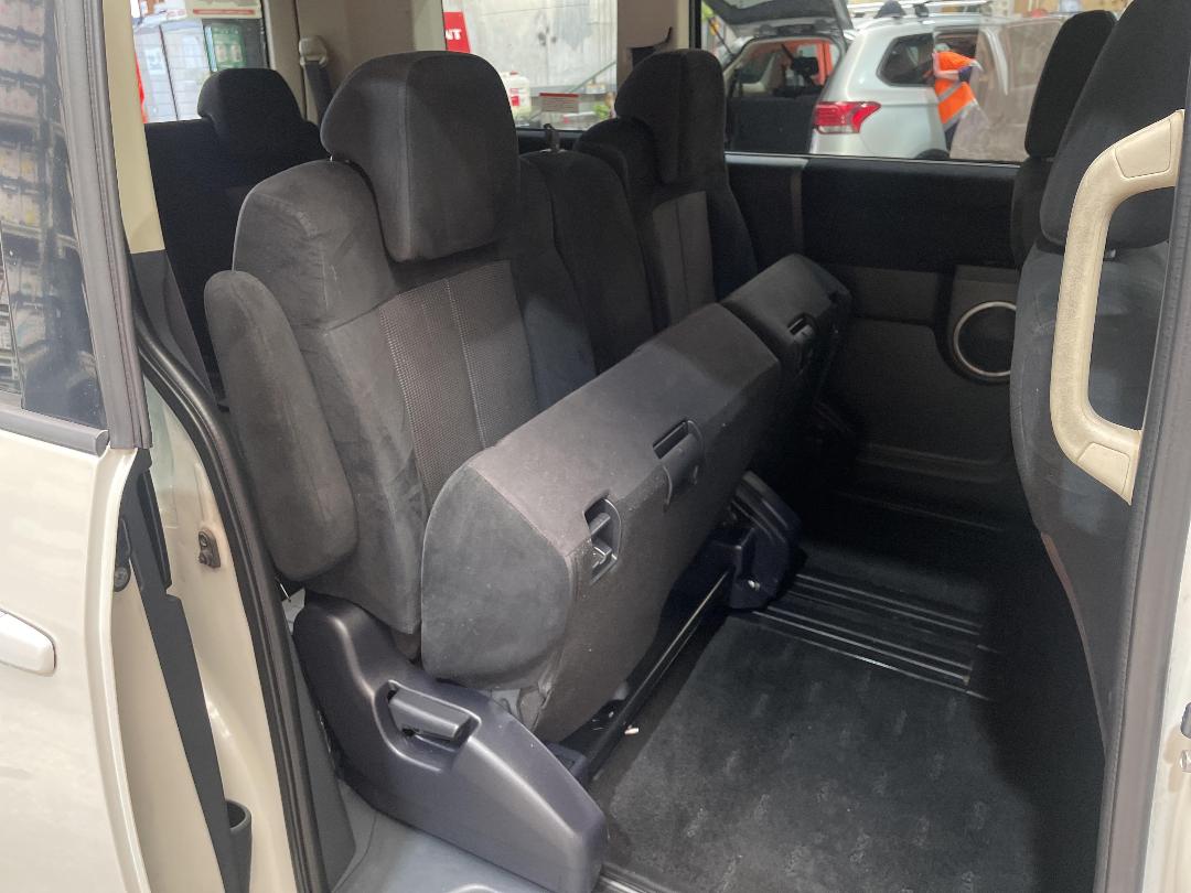 Photo '17' of Mitsubishi Delica