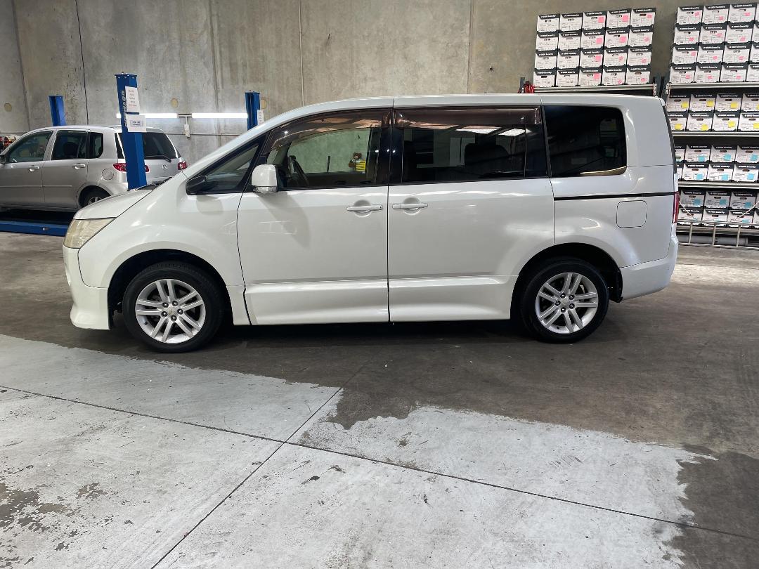 Photo '21' of Mitsubishi Delica