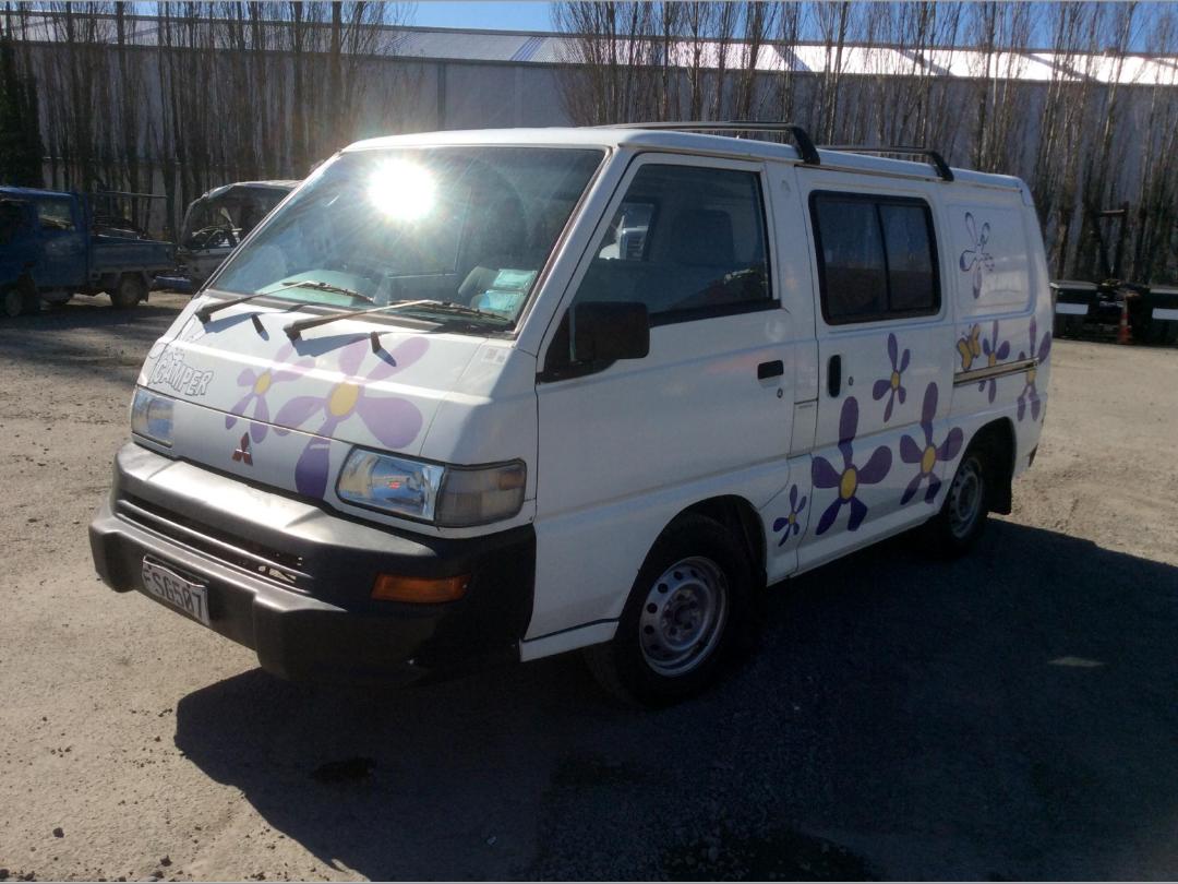 Photo '8' of Mitsubishi Express 2.4 EFI Motorhome Photo '8' of Mitsubishi Express 2.4 EFI Motorhome