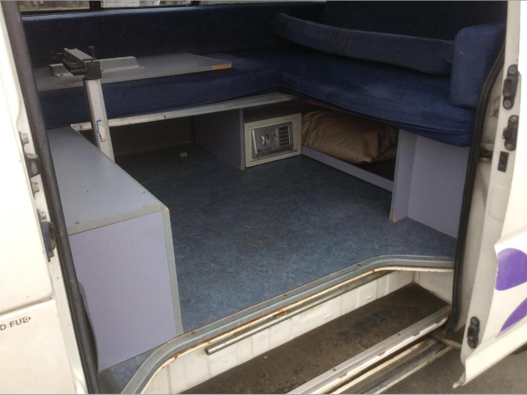 Photo '16' of Mitsubishi Express 2.4 EFI Motorhome Photo '16' of Mitsubishi Express 2.4 EFI Motorhome