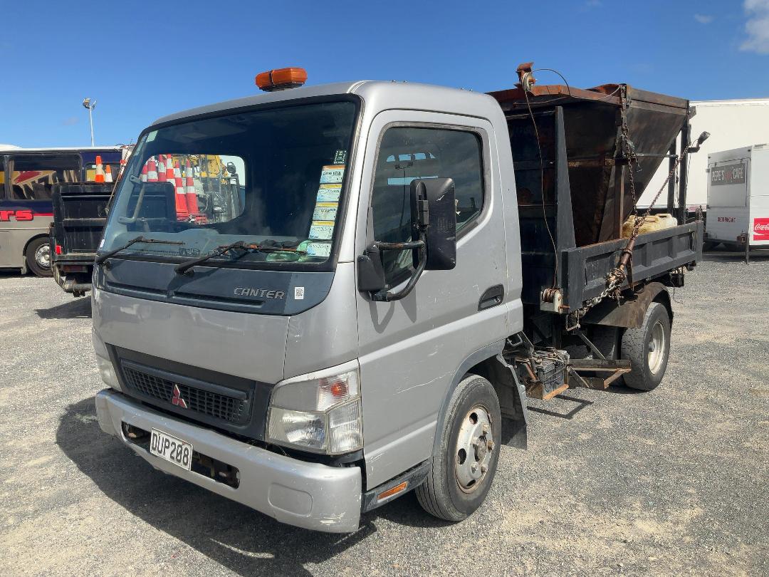 Photo '10' of Mitsubishi Fuso Canter FE150T1 Tipper