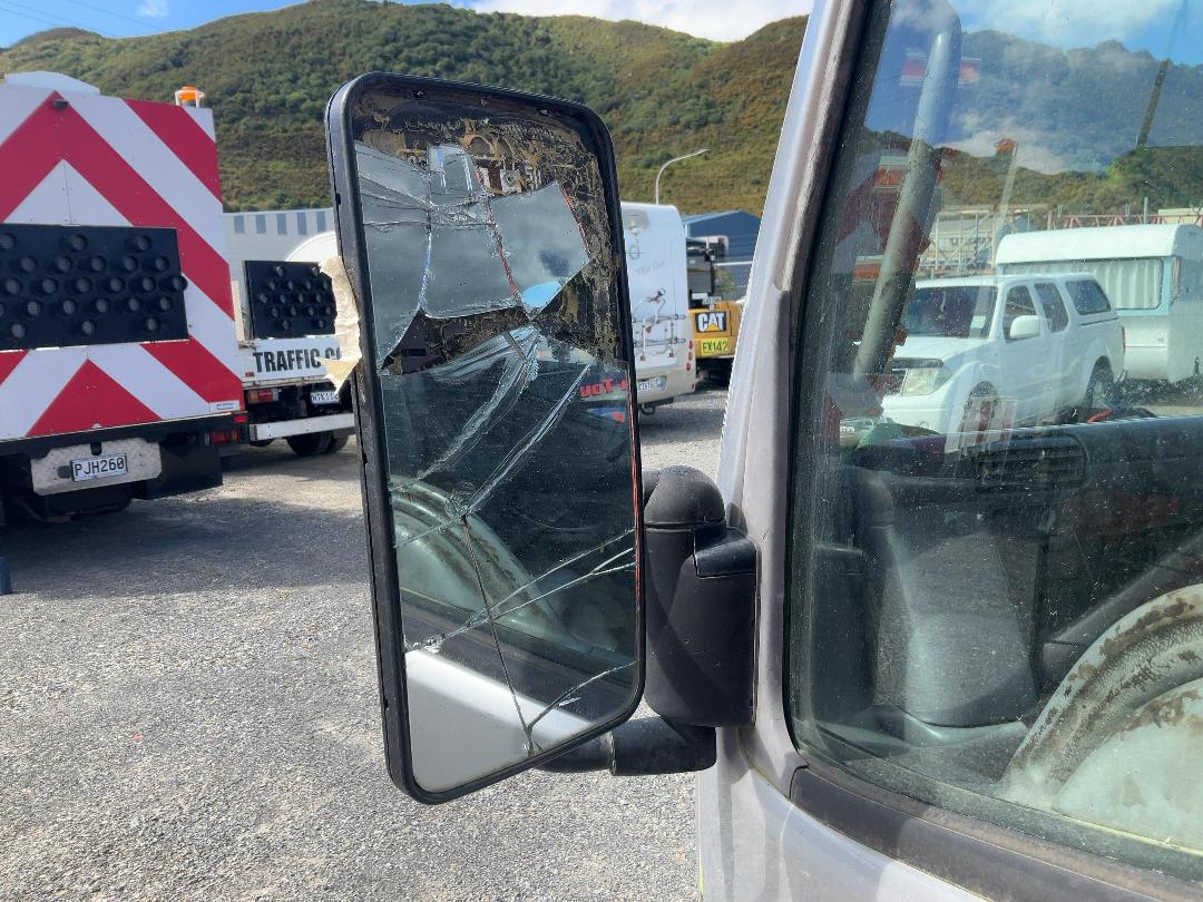 Photo '25' of Mitsubishi Fuso Canter FE150T1 Tipper