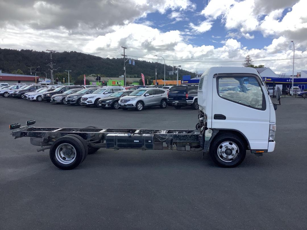 Photo '3' of Mitsubishi Fuso Canter Cab Chassis Photo '3' of Mitsubishi Fuso Canter Cab Chassis