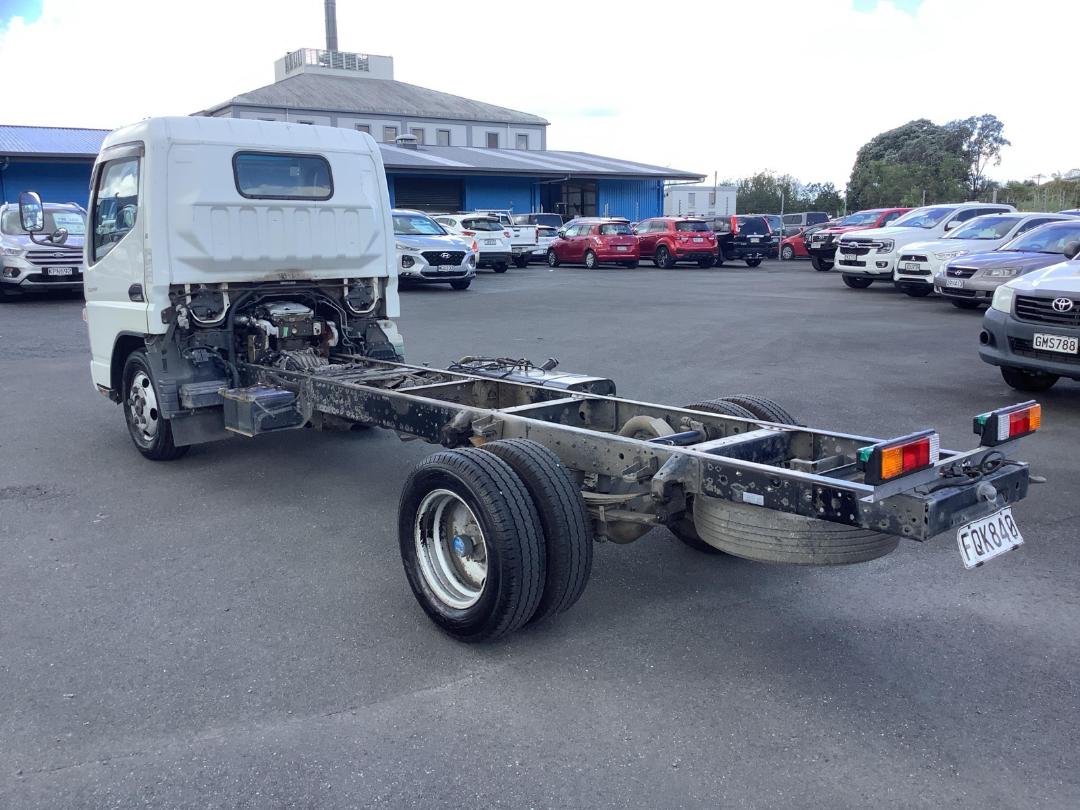 Photo '6' of Mitsubishi Fuso Canter Cab Chassis Photo '6' of Mitsubishi Fuso Canter Cab Chassis
