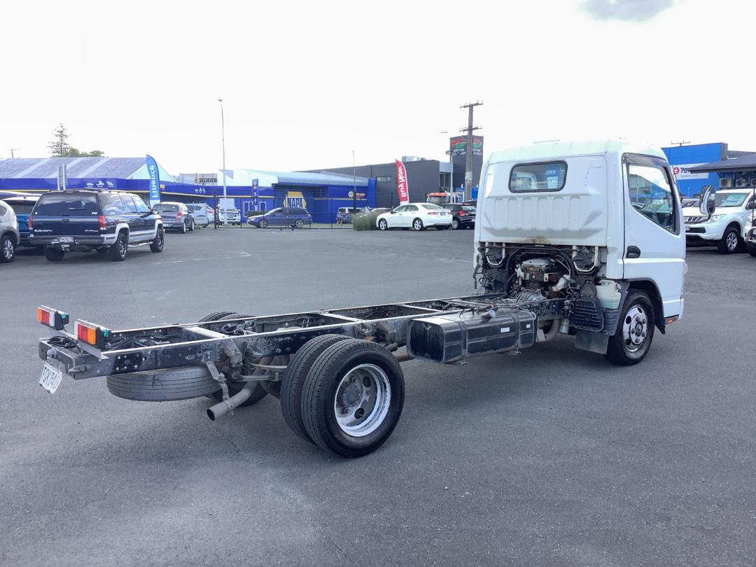 Photo '4' of Mitsubishi Fuso Canter Cab Chassis Photo '4' of Mitsubishi Fuso Canter Cab Chassis