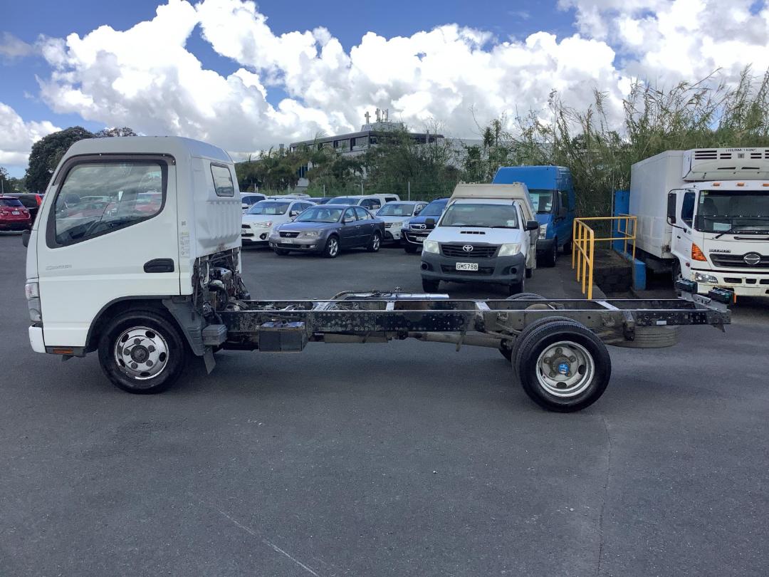 Photo '7' of Mitsubishi Fuso Canter Cab Chassis Photo '7' of Mitsubishi Fuso Canter Cab Chassis