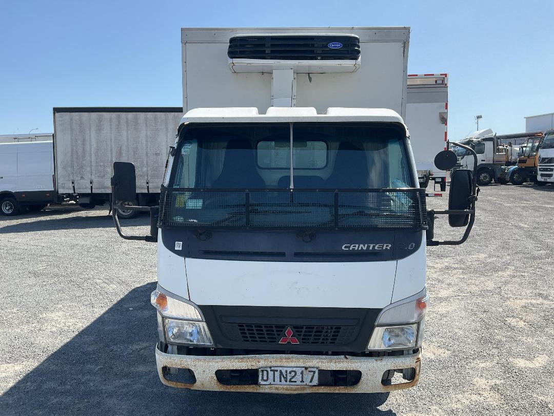 Photo '10' of MITSUBISHI FUSO CANTER FE130C1 Chiller