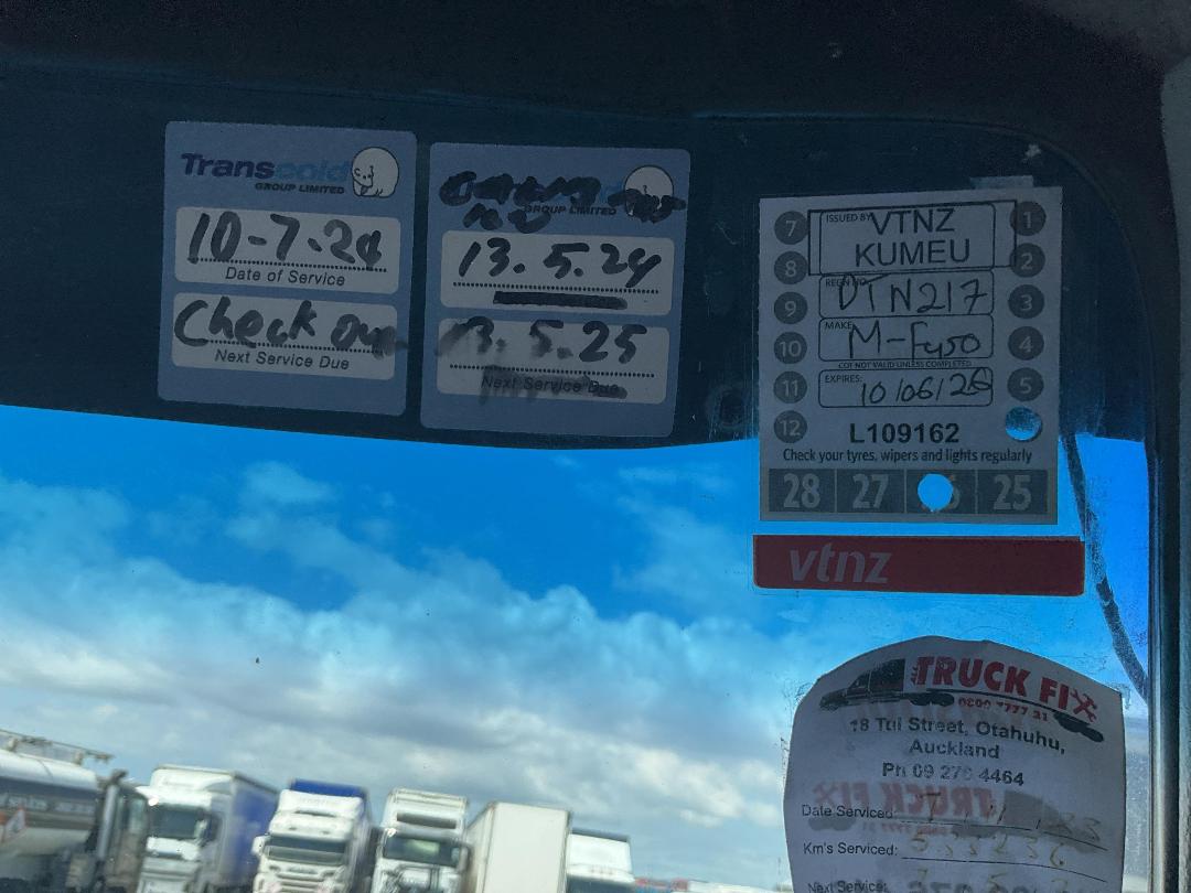 Photo '35' of MITSUBISHI FUSO CANTER FE130C1 Chiller