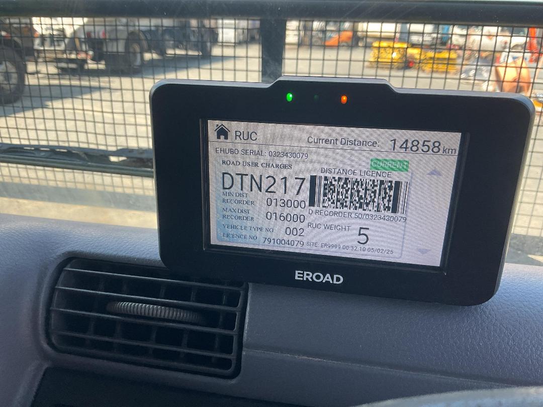 Photo '33' of MITSUBISHI FUSO CANTER FE130C1 Chiller