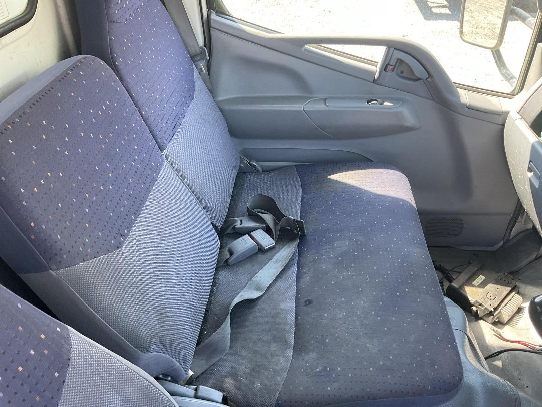 Photo '19' of MITSUBISHI FUSO CANTER FE130C1 Chiller