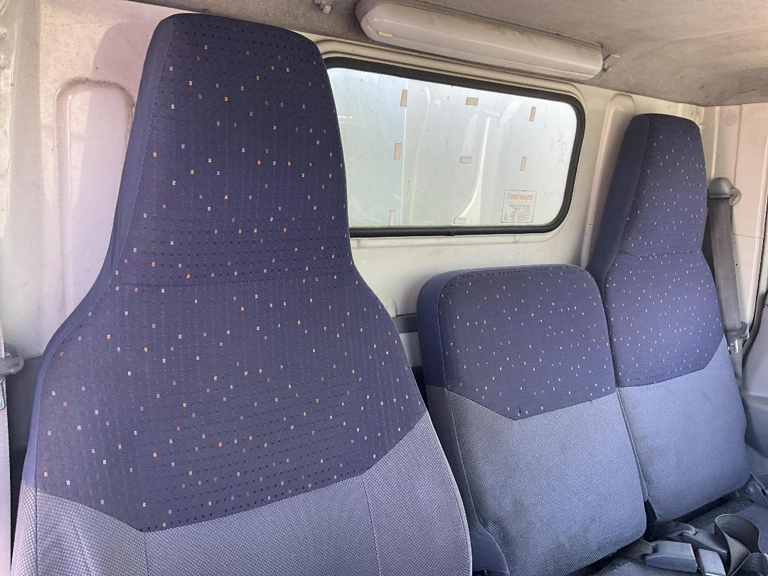 Photo '18' of MITSUBISHI FUSO CANTER FE130C1 Chiller