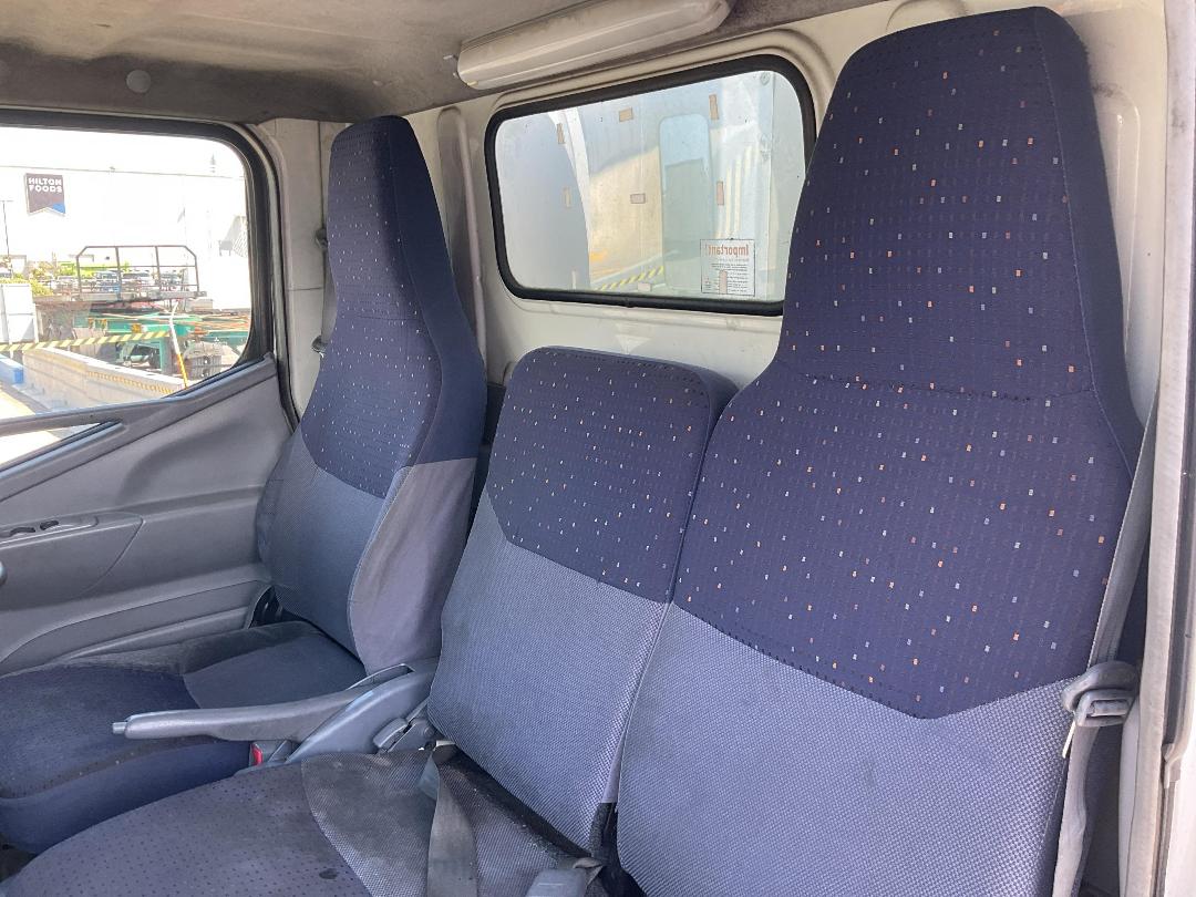 Photo '22' of MITSUBISHI FUSO CANTER FE130C1 Chiller