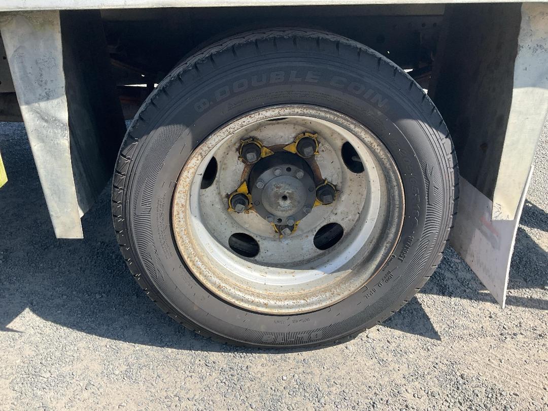 Photo '41' of MITSUBISHI FUSO CANTER FE130C1 Chiller