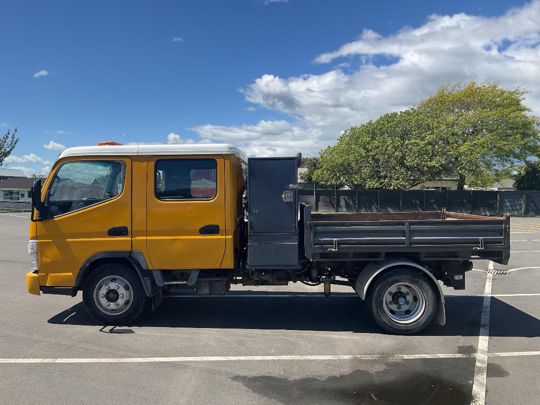 Photo '7' of Mitsubishi Fuso Canter FE150W1 Tipper Photo '7' of Mitsubishi Fuso Canter FE150W1 Tipper