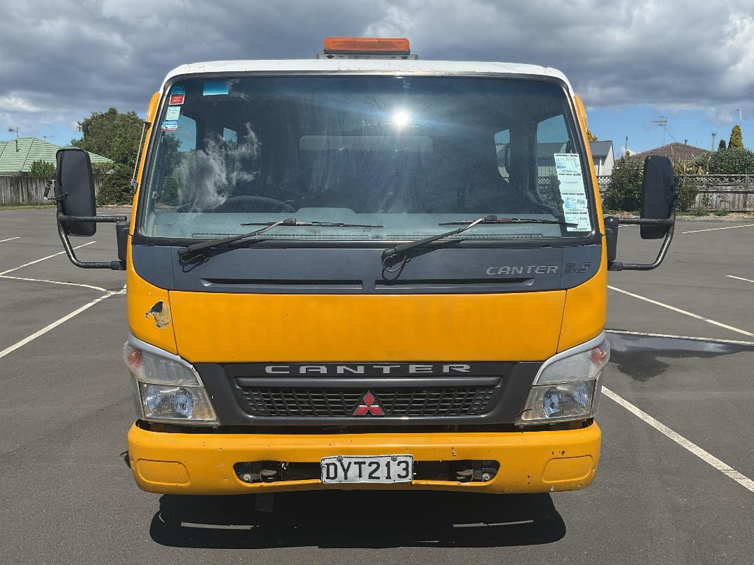 Photo '10' of Mitsubishi Fuso Canter FE150W1 Tipper Photo '10' of Mitsubishi Fuso Canter FE150W1 Tipper