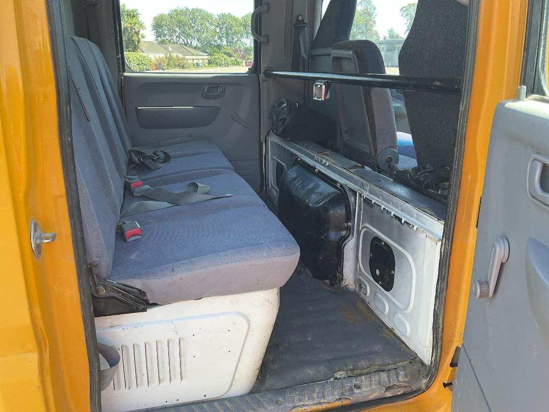 Photo '28' of Mitsubishi Fuso Canter FE150W1 Tipper Photo '28' of Mitsubishi Fuso Canter FE150W1 Tipper