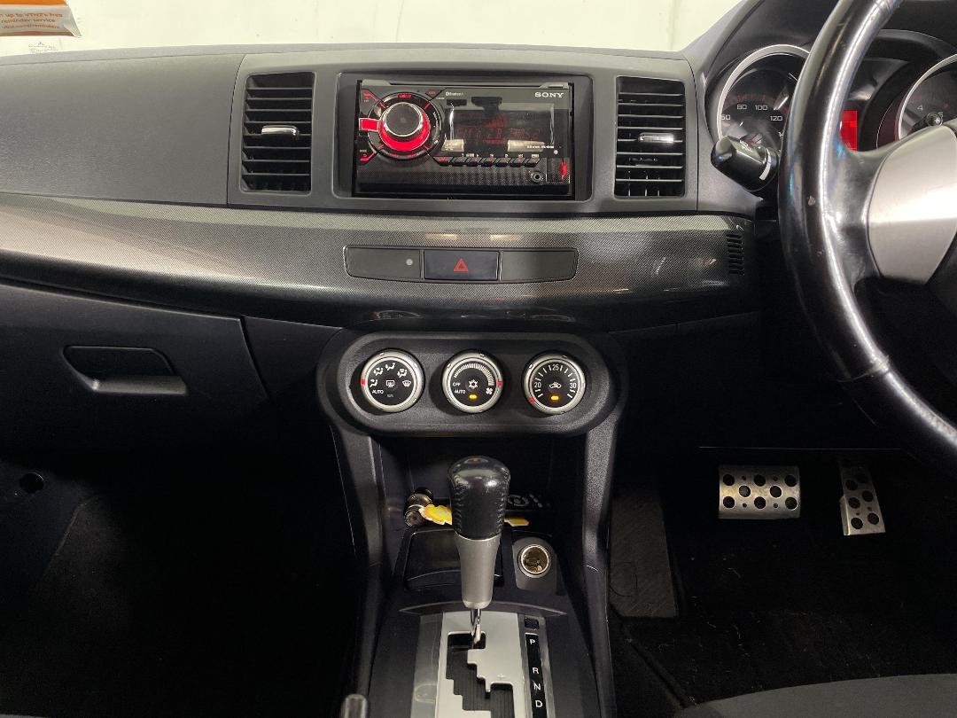 Photo '12' of Mitsubishi Galant Photo '12' of Mitsubishi Galant