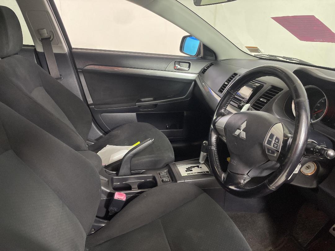 Photo '20' of Mitsubishi Galant Photo '20' of Mitsubishi Galant