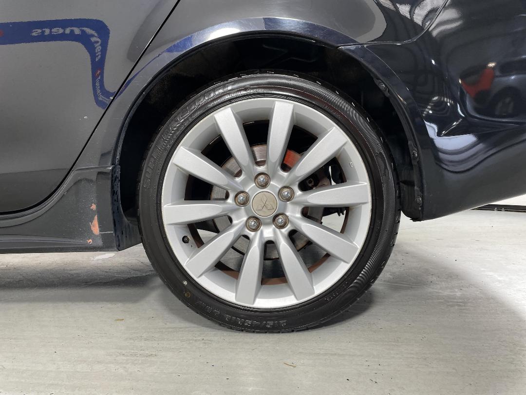 Photo '11' of Mitsubishi Galant Photo '11' of Mitsubishi Galant