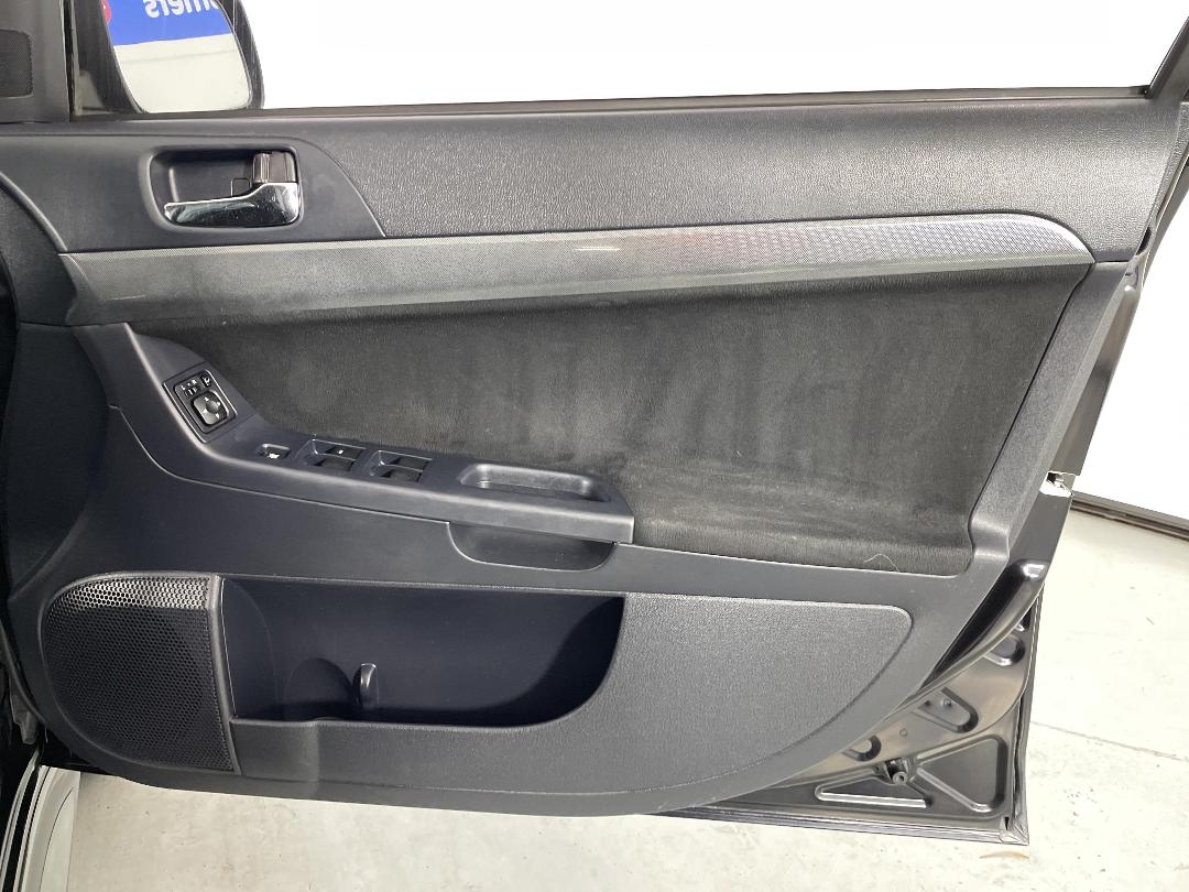 Photo '15' of Mitsubishi Galant Photo '15' of Mitsubishi Galant